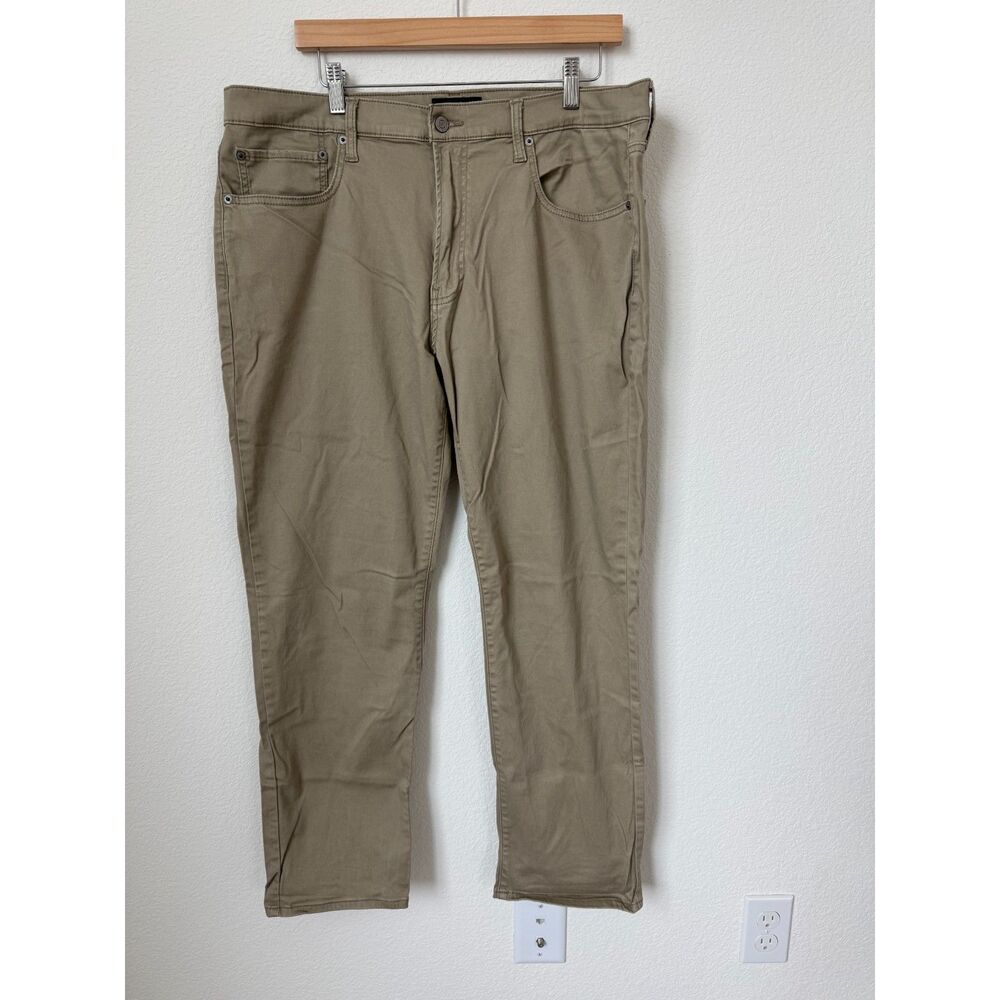 Lucky Brand Men's Khakis "223" Straight‎ Fit Pants, size 36(A26)